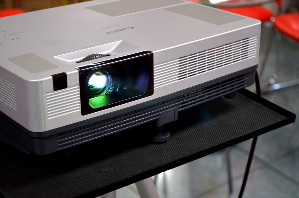 Differences Between Projectors