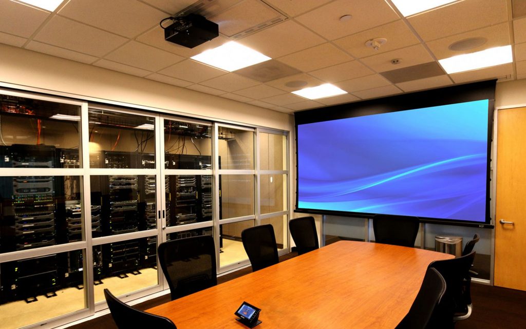 Things To Consider Before Mounting A Projector Screen